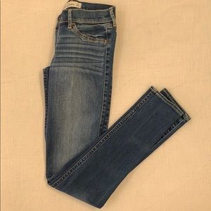 ✨Lightly used Abercrombie Jeans✨